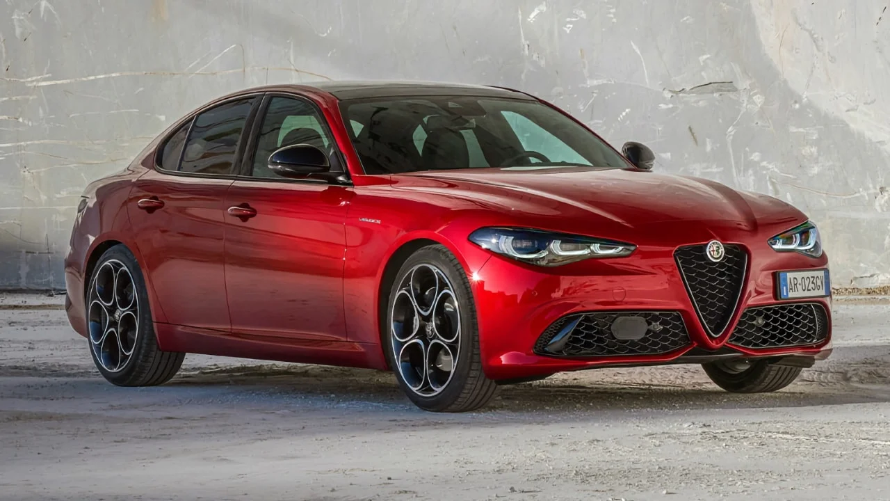 Sell your Alfa Romeo GIULIA at the best price in Switzerland Used Alfa Romeo GIULIA - Sell your Alfa Romeo car in Switzerland | CompriamoAuto.ch