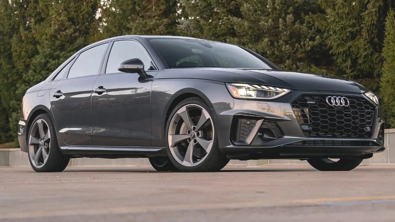 Sell your Audi A4 at the best price in Switzerland Used Audi A4 - Sell your Audi car in Switzerland | CompriamoAuto.ch