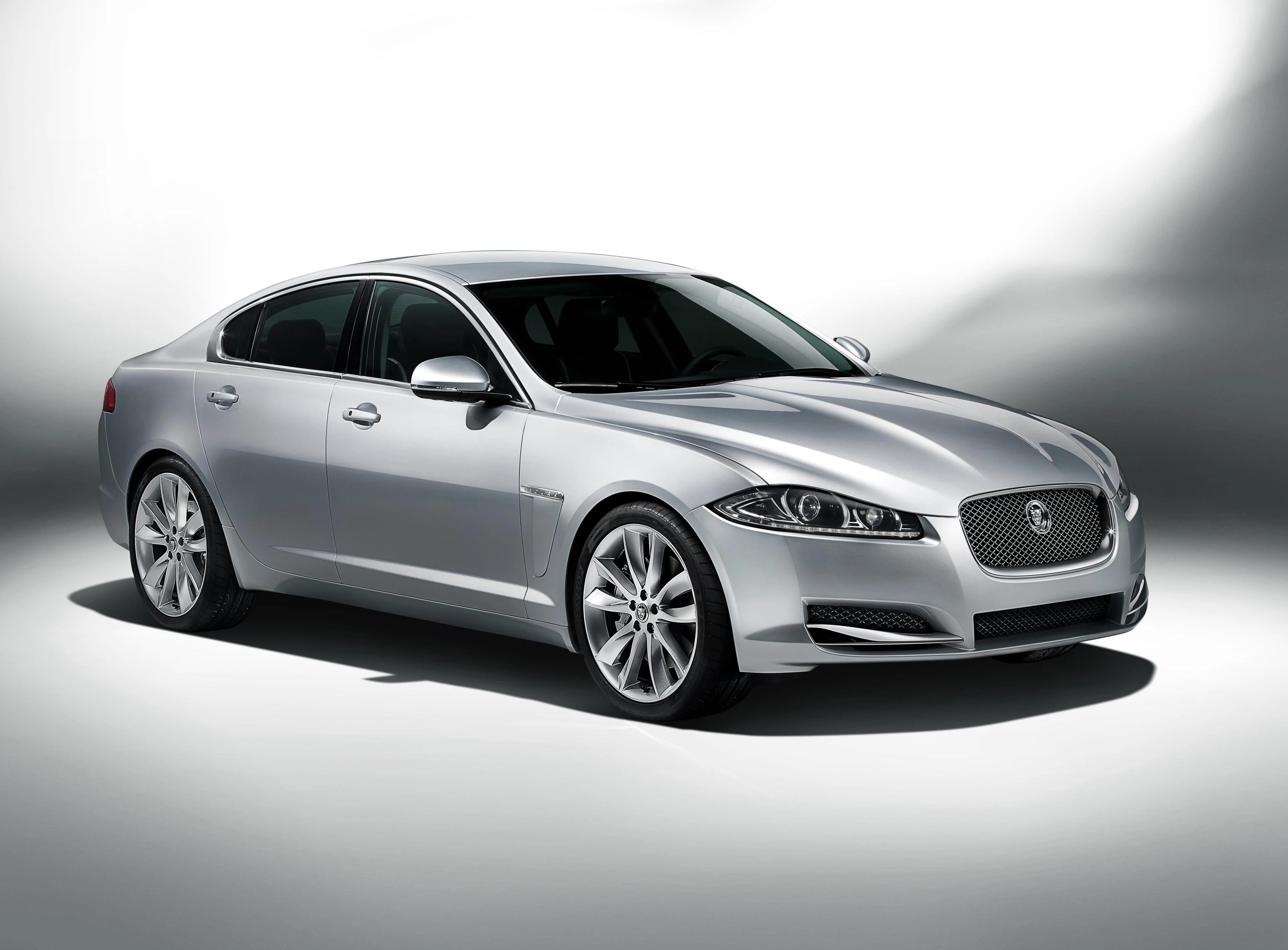 Used Jaguar XF - Sell your Jaguar car in Switzerland | CompriamoAuto.ch