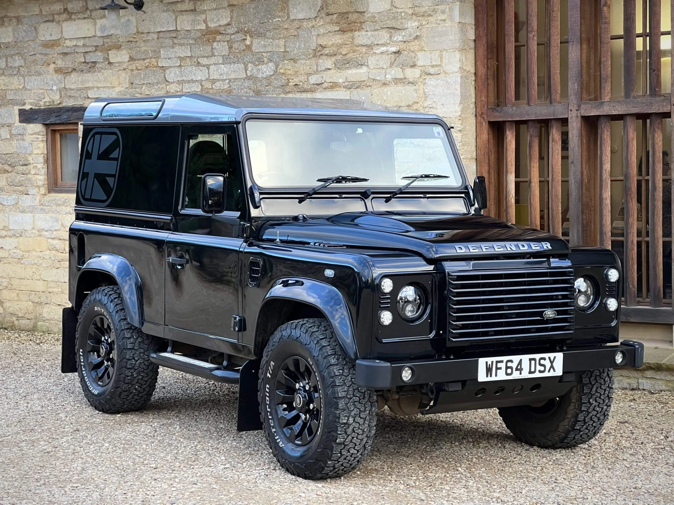 Land Rover DEFENDER 90 d'occasion - Vendez votre Land Rover en Suisse | CompriamoAuto.ch