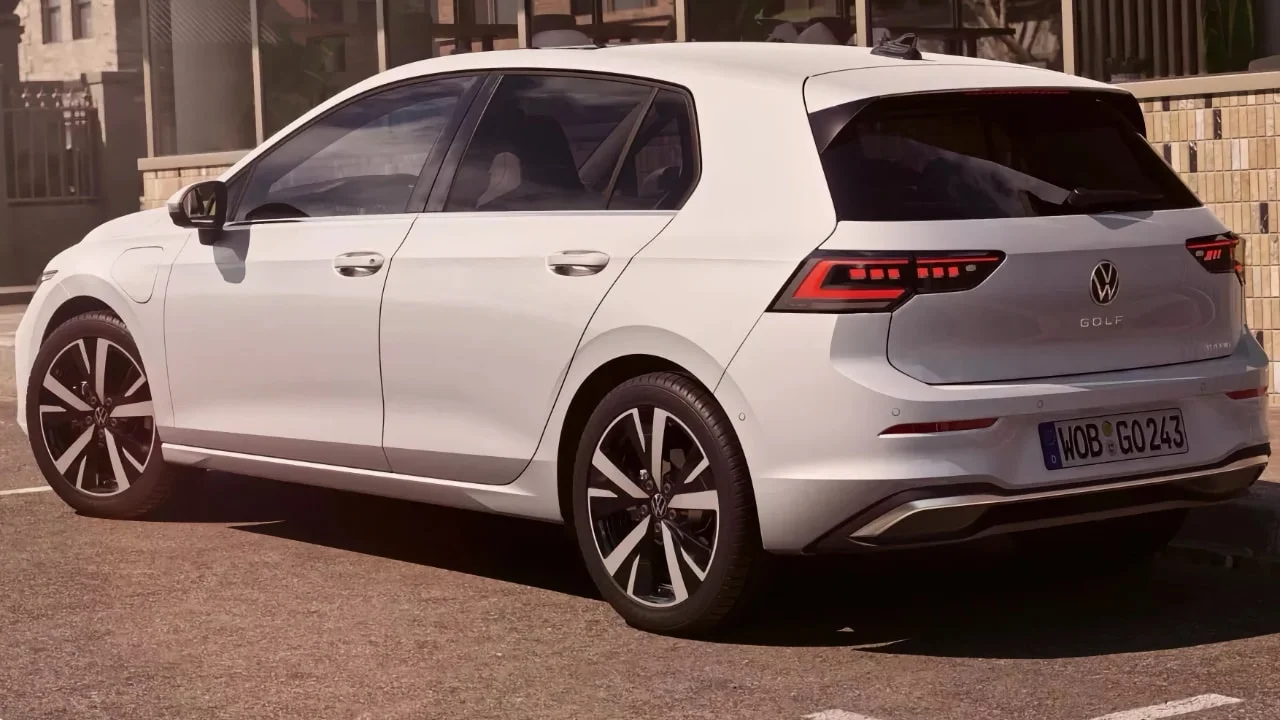 Sell your Volkswagen GOLF at the best price in Switzerland Used Volkswagen GOLF - Sell your VW car in Switzerland | CompriamoAuto.ch